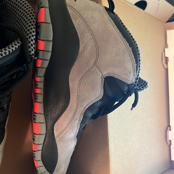 Jordan 10 Retro Cool Grey - Picture 3 of 7